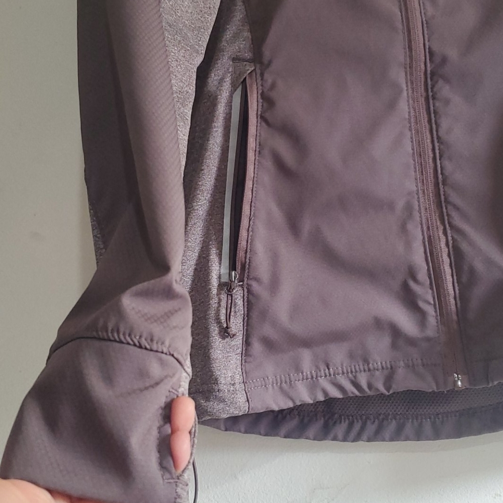 Avalanche  Zip- Up  Windbreaker. - Picture 5 of 13